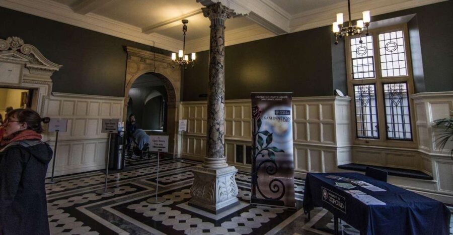 Discover Oxfords Timeless Tales: In-App Audio Tour - Tour Overview