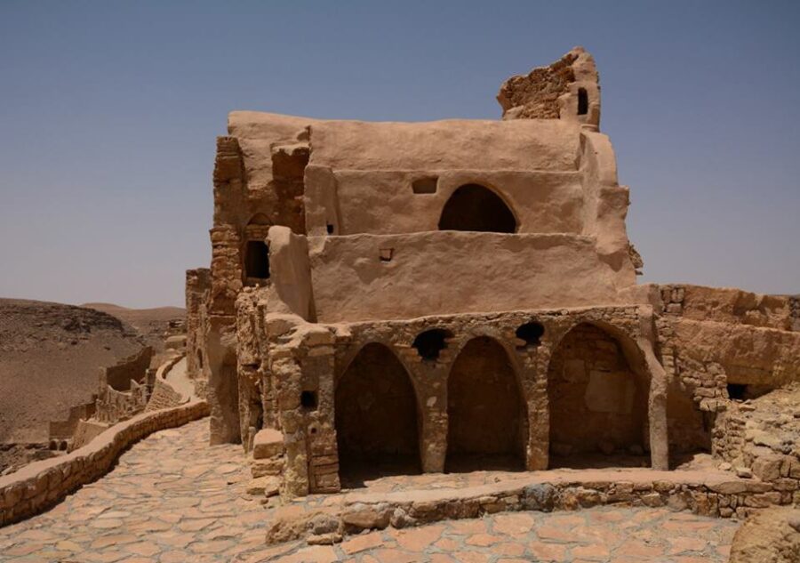 Djerba-Zarzis: Tataouine, Chenini and Ksar Hadada Day Tour