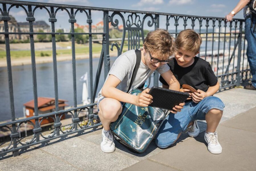 Dresden: Interactive Family City Exploration and Escape Game