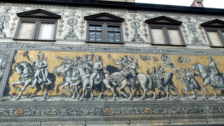 Dresden: Self-Guided Smartphone Scavenger Hunt Walking Tour