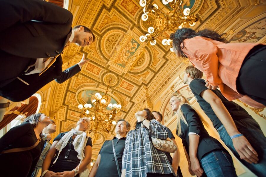 Dresden: Semperoper and Old Town Tour