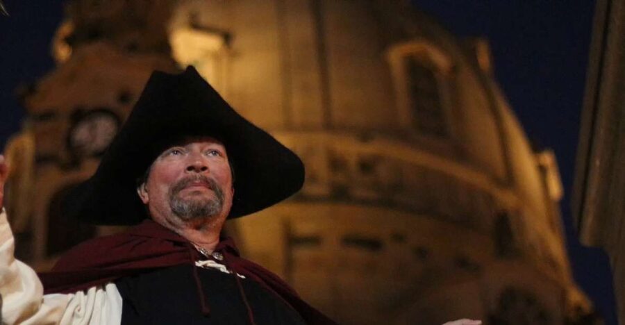 Dresden: The Original Night Watchman Tour in Lantern Light