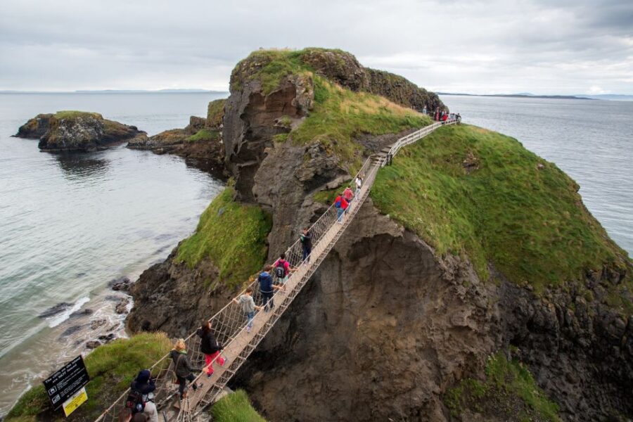 Dublin: Giants Causeway & Glens of Antrim Day Tour