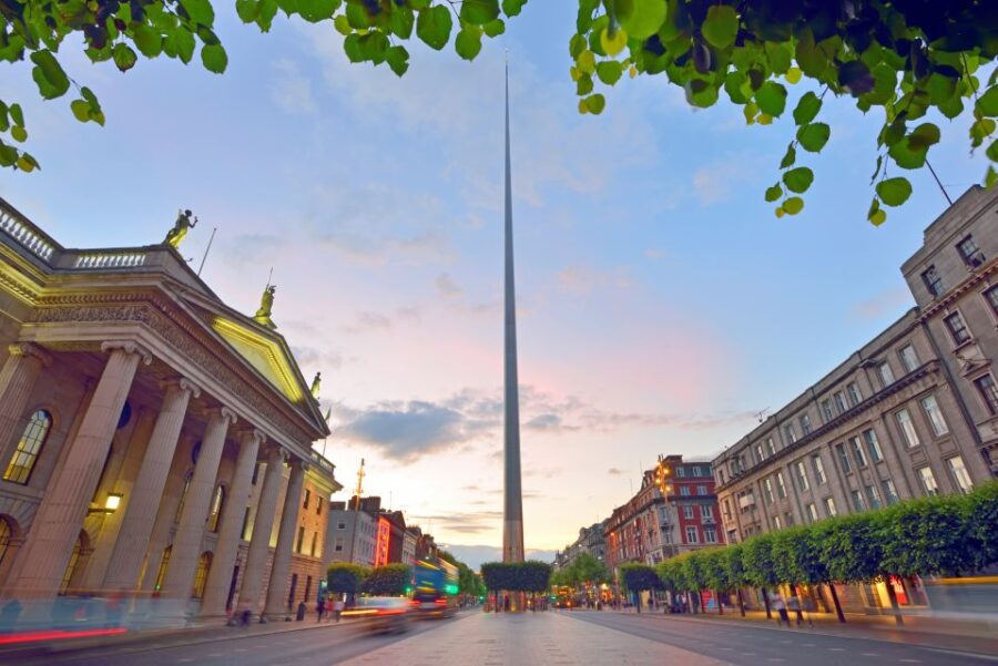 Dublin: Guinness Storehouse Ticket & Hop-on Hop-off Bus Tour
