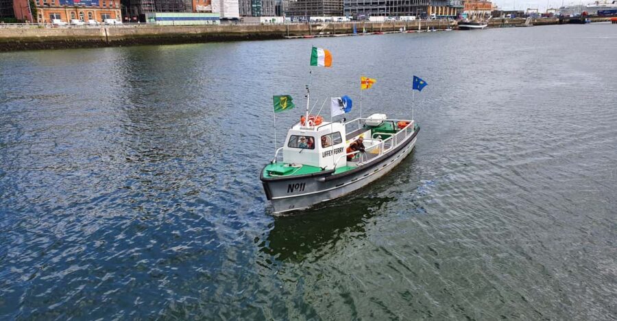 Dublin: Old Liffey Ferry Guided Tour