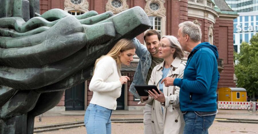 Düsseldorf-Carlstadt: Outdoor Escape Game With Game Master