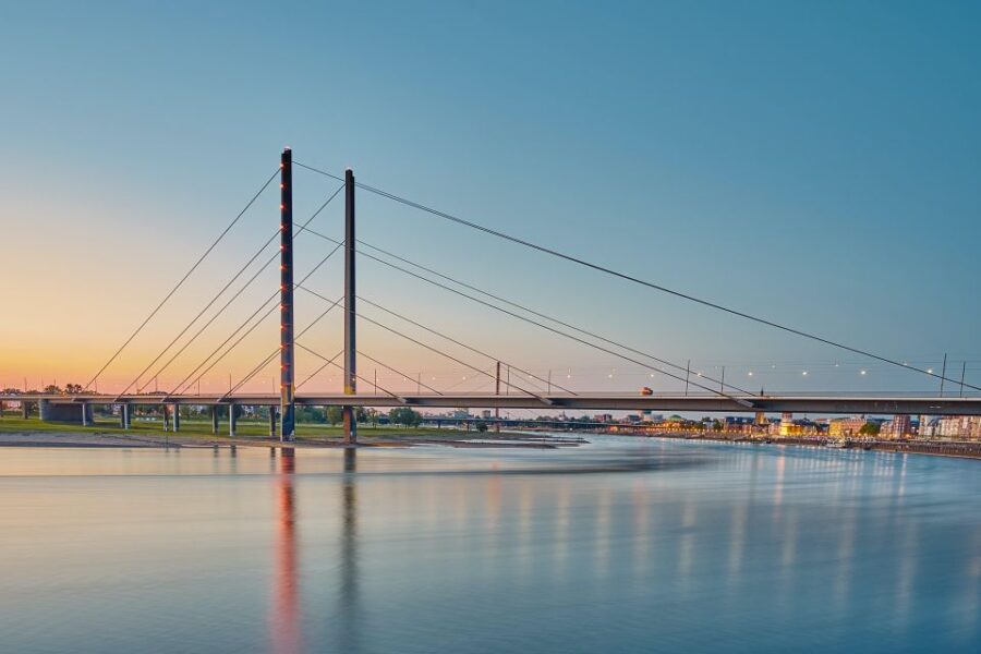 Dusseldorf: Insta-Perfect Walk With a Local - Tour Overview