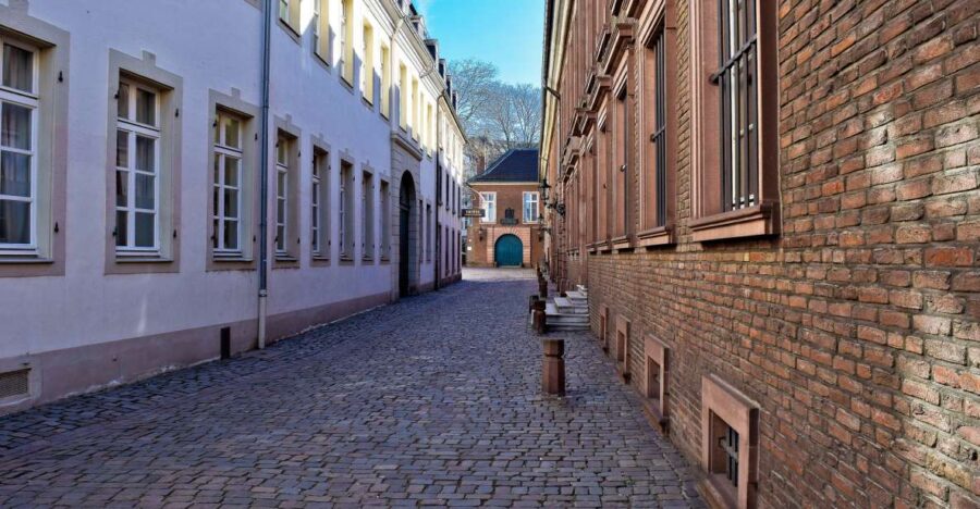 Düsseldorf Old Town - Private Guided Tour