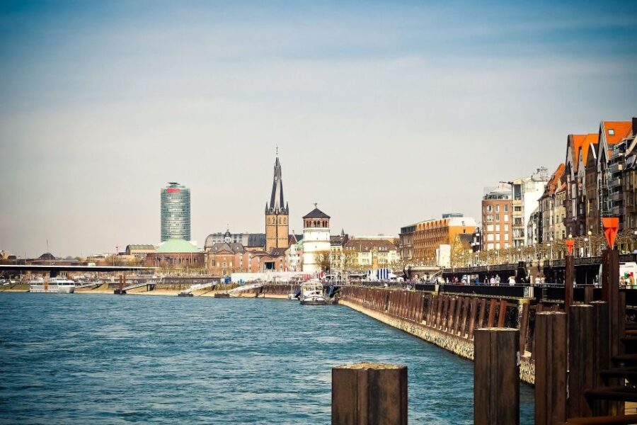 Düsseldorf: Private Christmas Market Tour