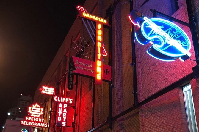 Edmonton Scavenger Hunt: Alberta's Charming Capital - Uncovering Edmontons Hidden Gems