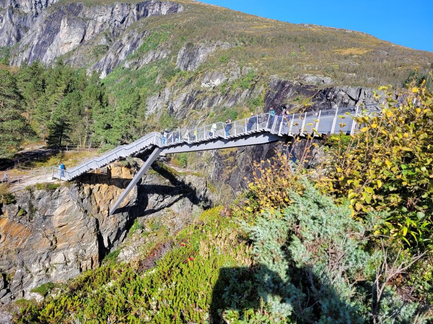Eidfjord: Roundtrip Transfer to Voringsfossen Waterfalls