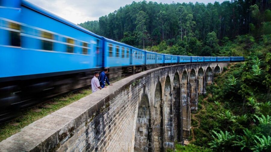 Ella: Little Adams Peak and Nine Arch Bridge Half-Day Tour