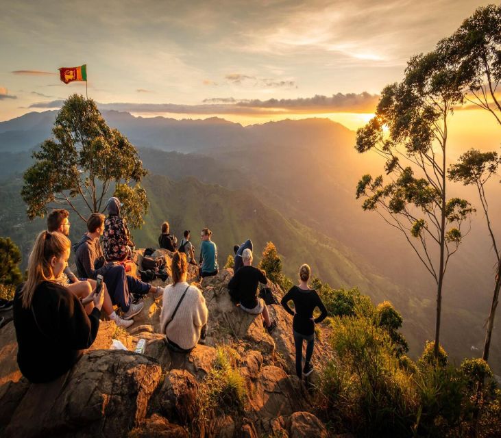 Ella Rock: Sunrise Hike With a Guide