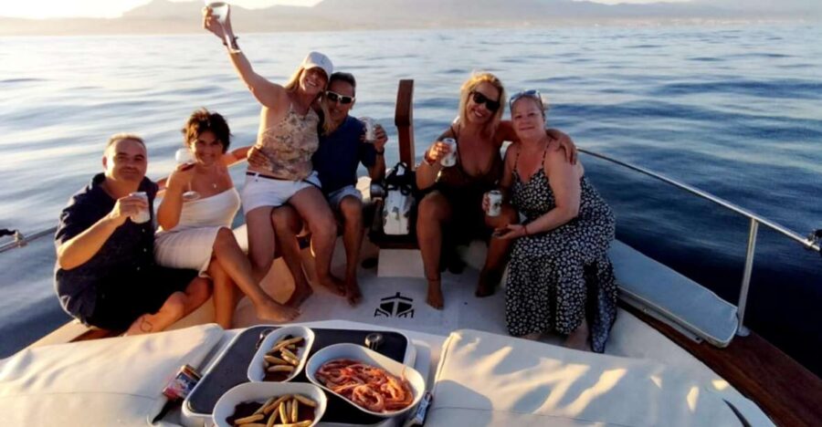 Estepona: Boat Trip Dolphin Search With Drink and Snacks