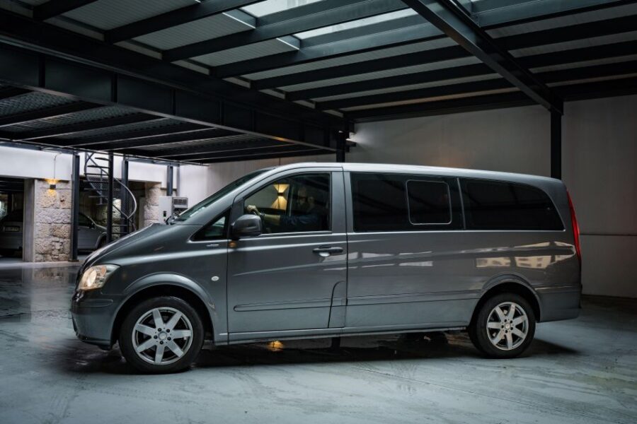 Exclusive Private Transfer Braga / Guimarães - Porto Airport
