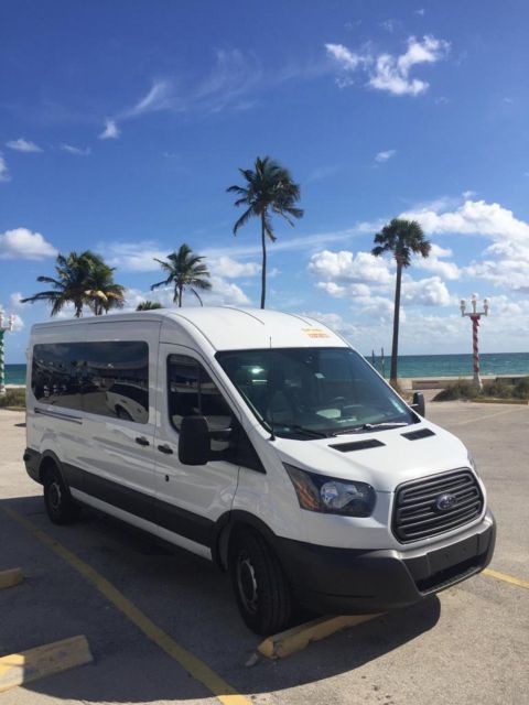 Exmouth Cruise Port: Private Transfer to Exmouth City Hotels