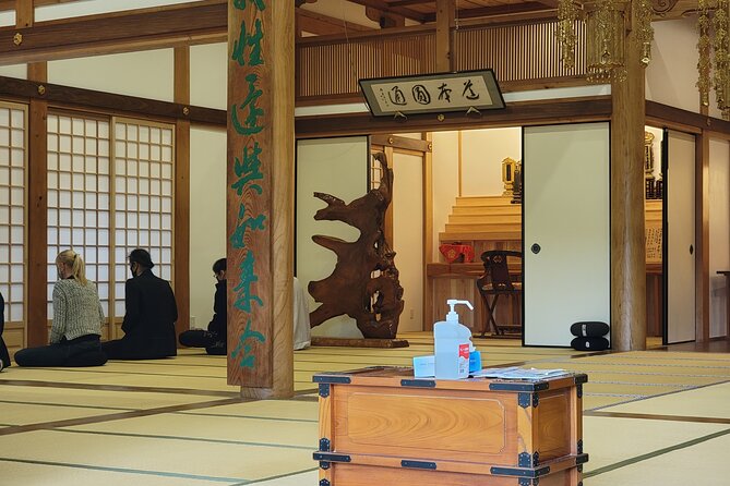 Experience Zen Meditation or Sutra Copying, and Enjoy Vegetarian Food With Monk