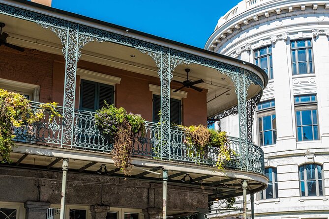 Explore New Orleans Garden District: Private 2-hour Walking Tour - Tour Overview