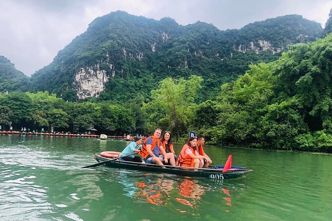 Exploring Bai Dinh Pagoda -Trang an -Mua Cave With Buffet Lunch 1 Day From Hanoi
