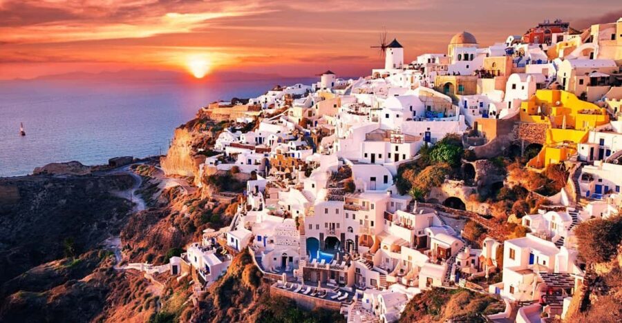 Exploring Santorini: 6 Hours Sightseeing & Wine Tasting