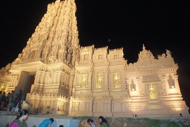 Fireflies Tour and Batu Cave Visit With Boat Ride and Seafood Dinner