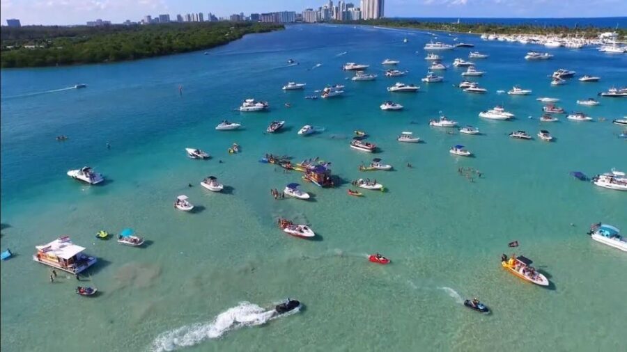 Fort Lauderdale: 13 People Private Boat Rental