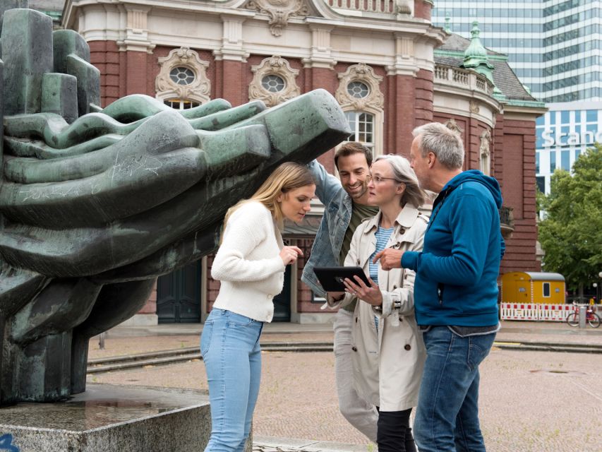 Frankfurt: Old Town & Brückenviertel Outdoor Escape Game