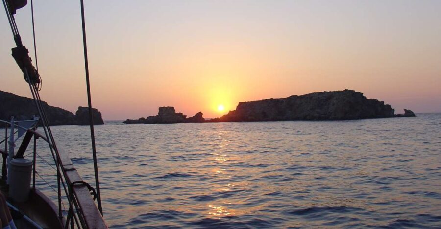 From Agia Anna: Sunset Boat Cruise With Refreshments - Cruise Overview