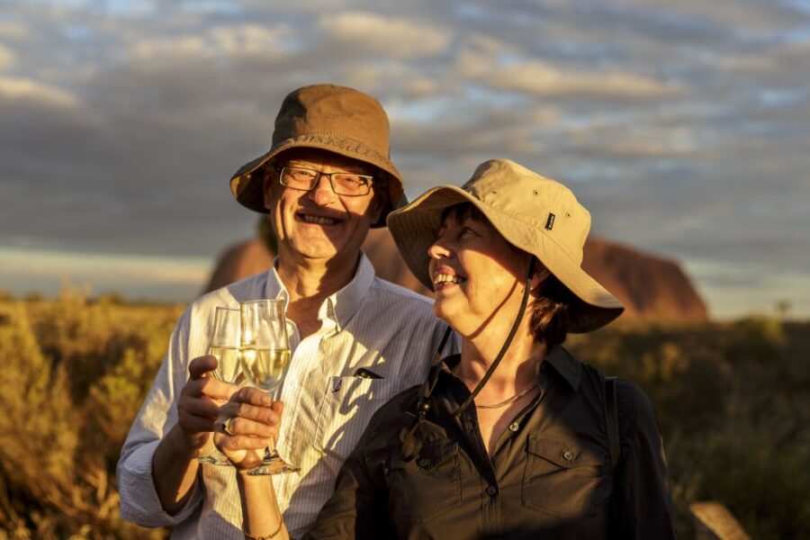 From Alice Springs: Day Trip to Uluru With BBQ Dinner