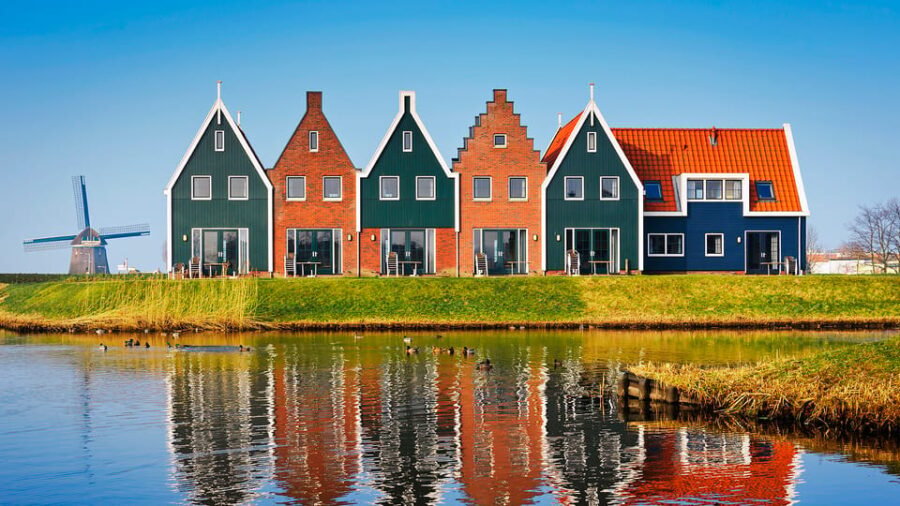 From AMS: Zaanse Schans, Edam, Volendam & Marken