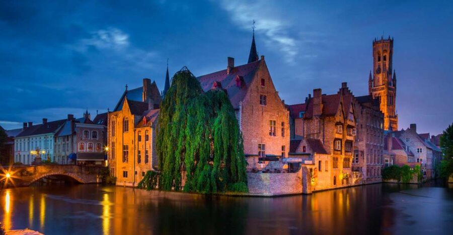 From Amsterdam: Bruges Guided Day Trip in English