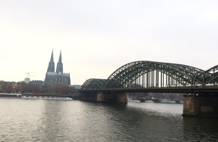 From Amsterdam: Cologne Christmas Market Day Tour