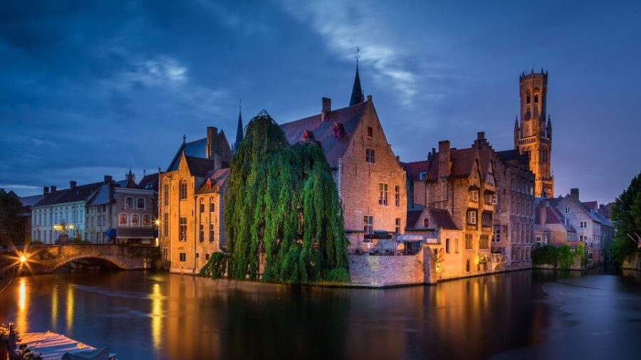 From Amsterdam: Day Trip to Bruges in Spanish
