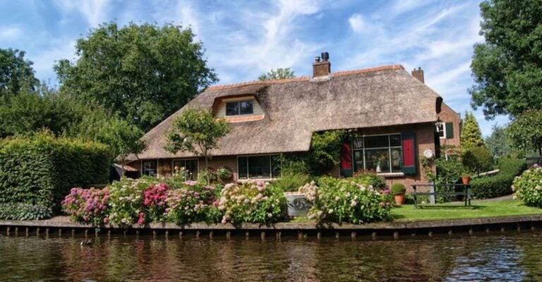 From Amsterdam: Private Tour to Giethoorn With Canal Cruise