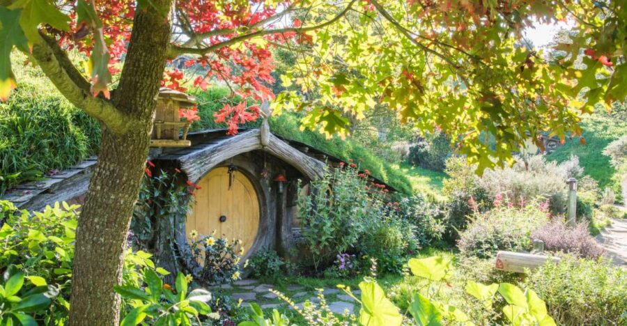 From Auckland: Hobbiton and Waitomo Day Tour With Lunch - Tour Overview