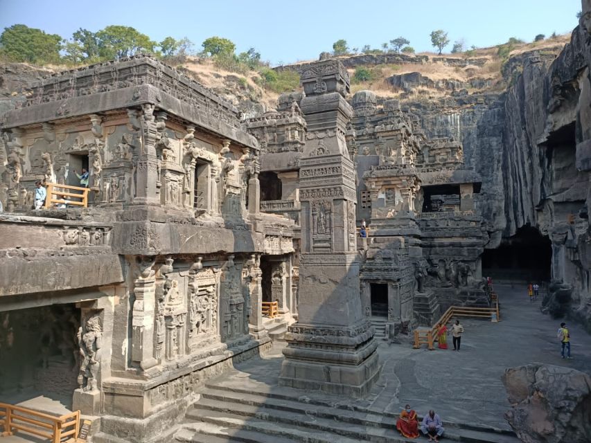 From Aurangabad: Ajanta & Ellora Day Tour With All Inclusion