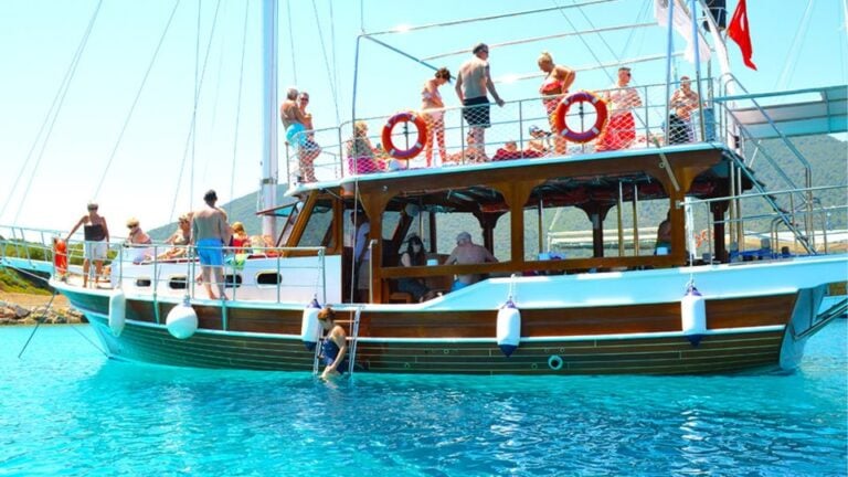 From Bodrum: Orak Island Boat Trip With Swim Stops and Lunch