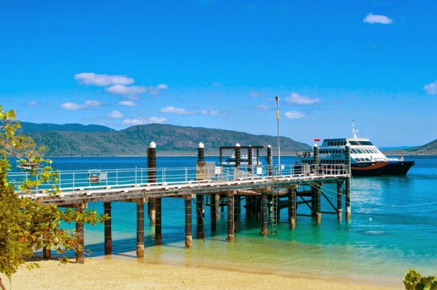 From Cairns: Fitzroy Island Round Trip Boat Transfers