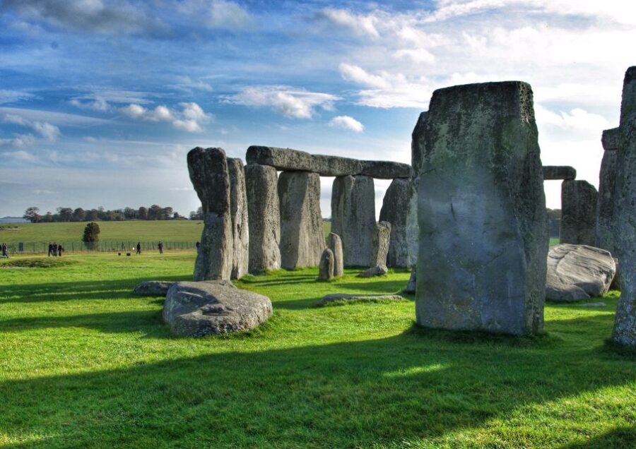 From Cambridge: Guided Day Tour to Bath & Stonehenge - Tour Highlights