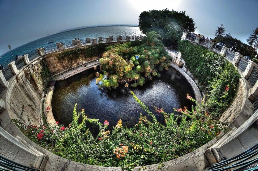 From Catania: Minivan Tour of Syracuse and Noto