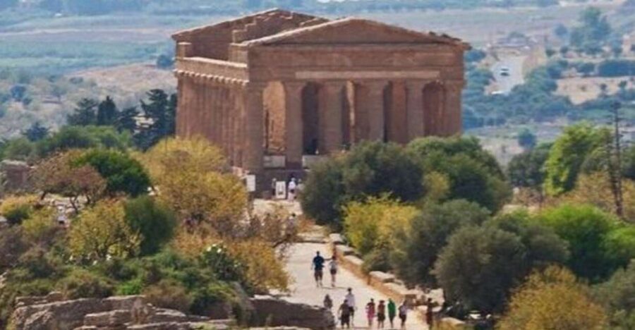 From Catania or Taormina: Agrigento and Piazza Armerina Tour