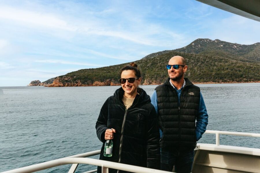 From Coles Bay: Wineglass Bay Cruise With Lunch