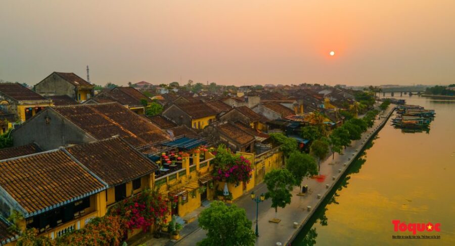 From Da Nang: One-Way Private Car Transfer to Hoi An