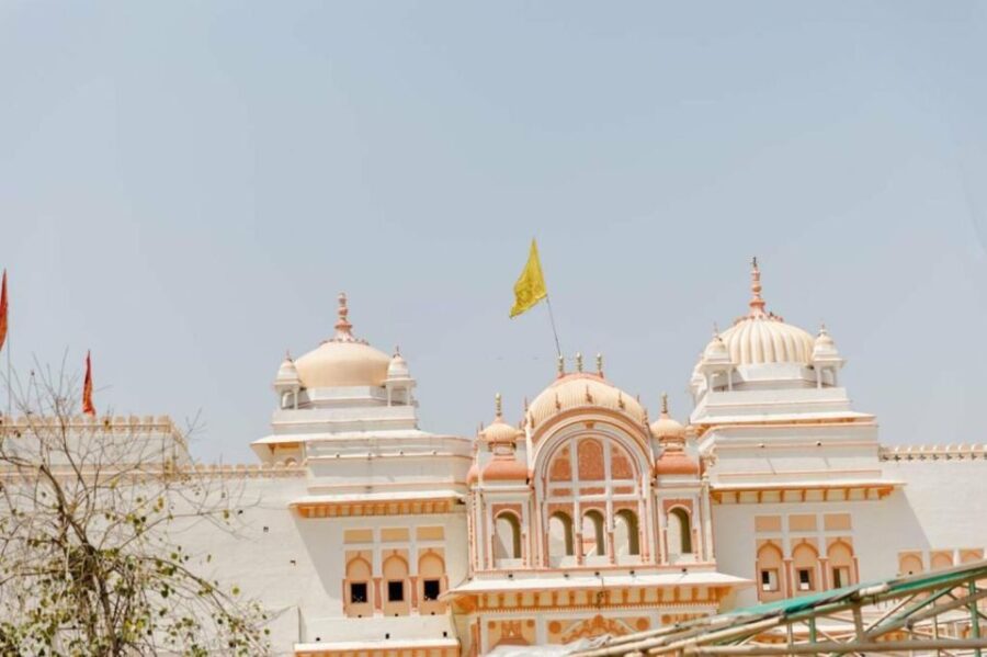 From Delhi: 2 Days Orchha and Khajuraho Tour