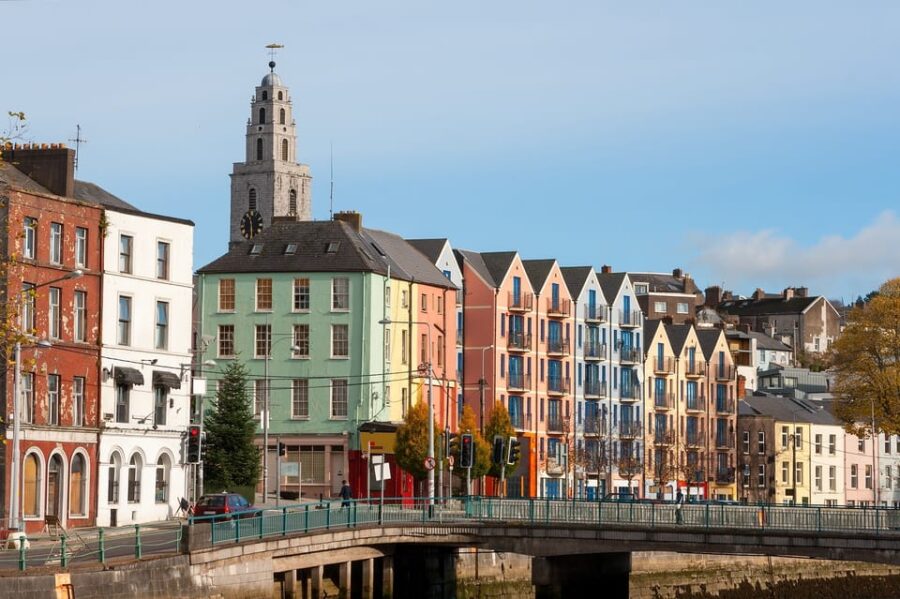 From Dublin: Cork, Cahir Castle, Rock of Cashel Tour in Spanish