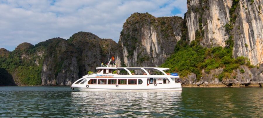 From Hanoi: Ha Long Bay 1-Day Cruise With Kayaking and Lunch