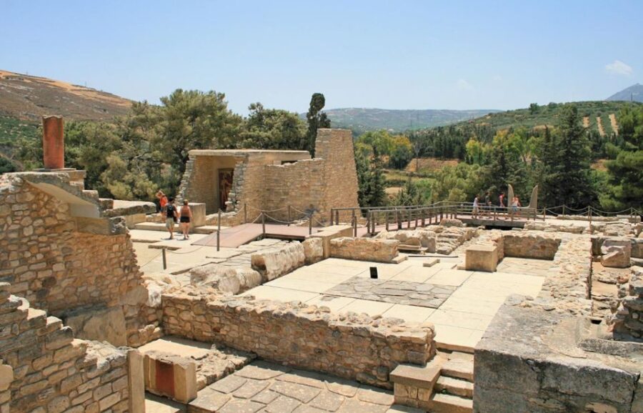 From Heraklion: Knossos and Lasithi Plateau Full-Day Tour