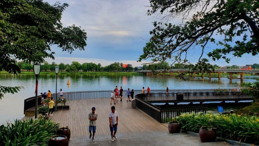 FROM HUE : HUE CITY TOUR AND DRAGON BOAT TRIP