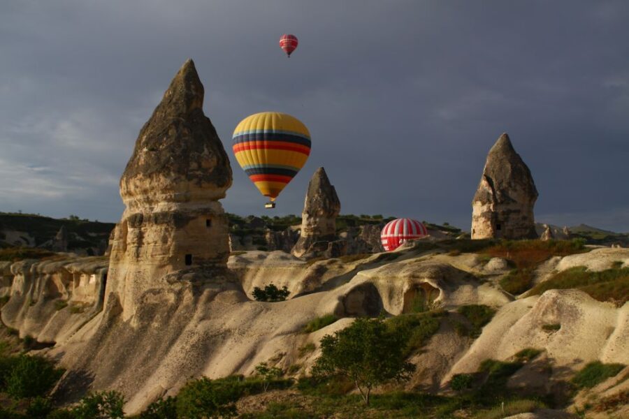 From Istanbul: Cappadocia Highlights 2-Day Tour With Balloon