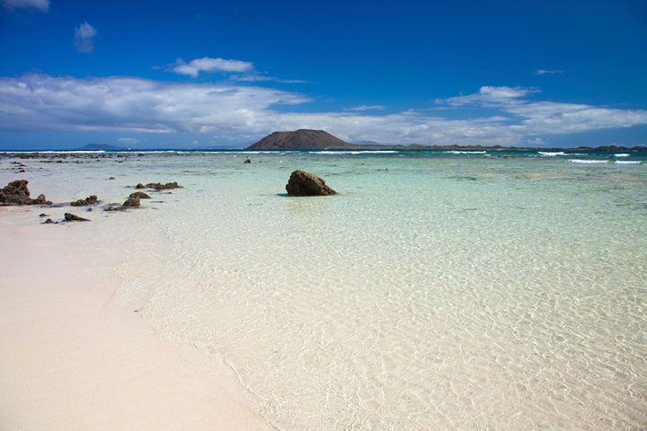 From Lanzarote: Round-Trip Ferry Transfer to Fuerteventura